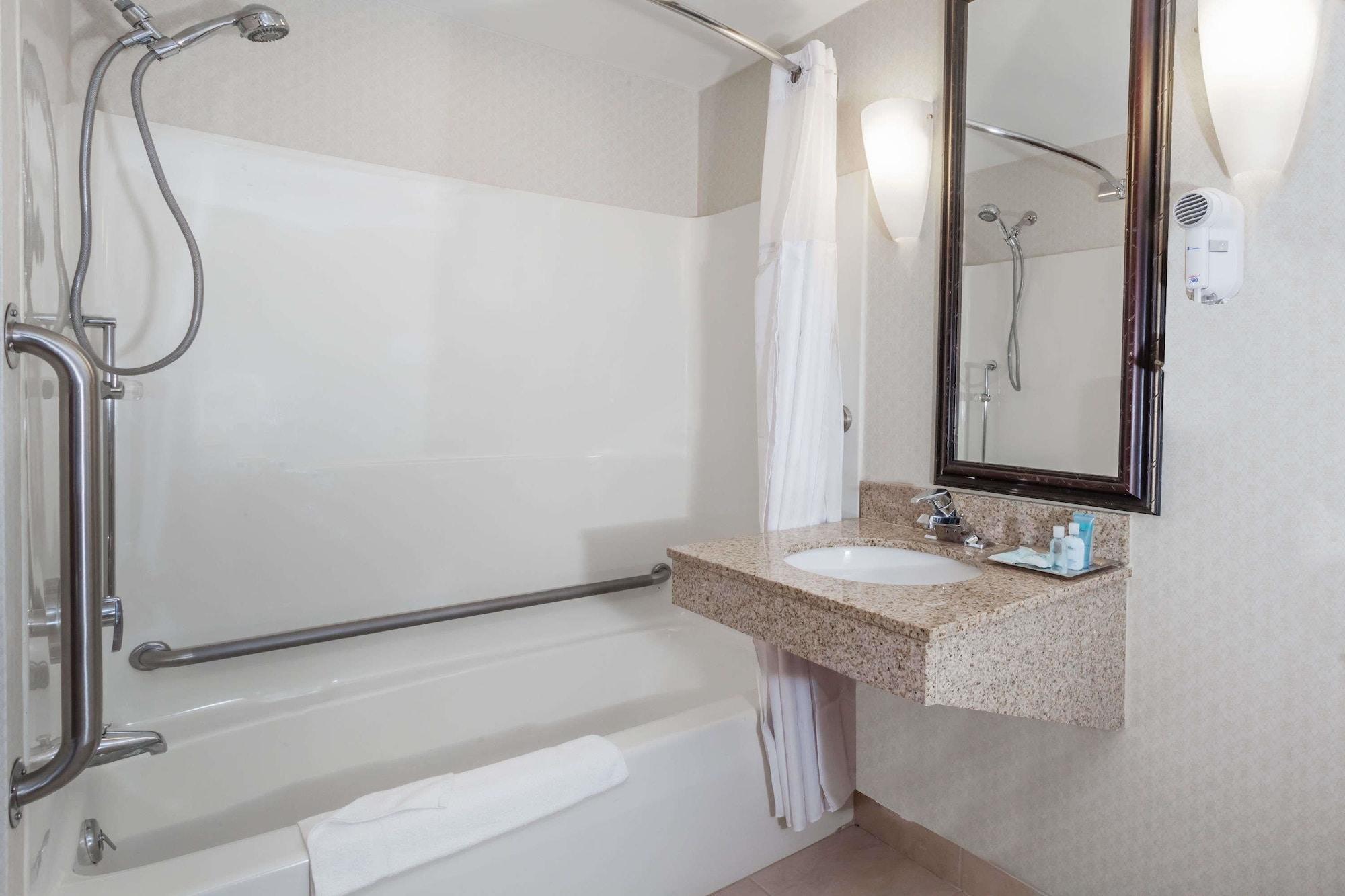 Отель Wyndham Southbury Экстерьер фото