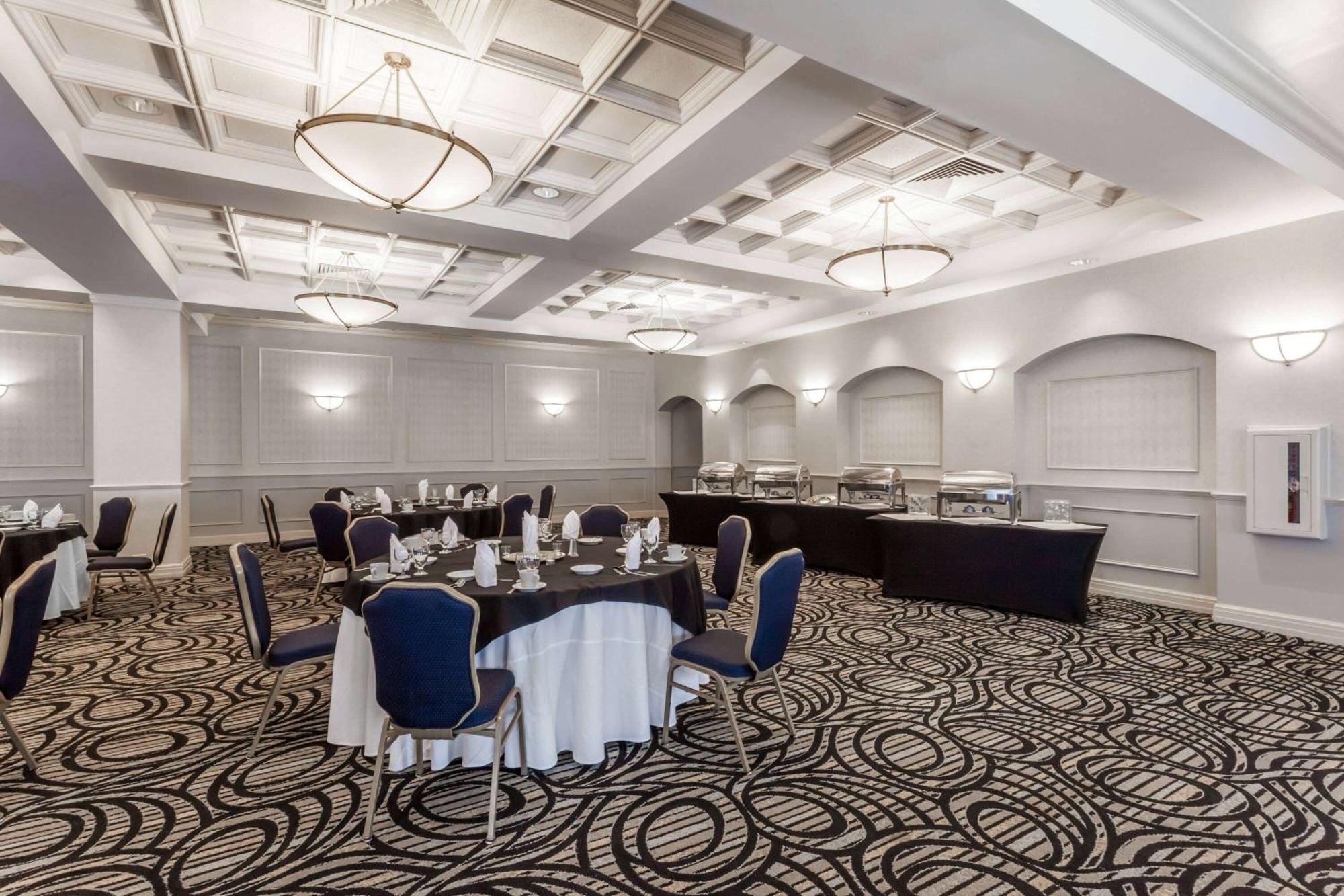 Отель Wyndham Southbury Экстерьер фото