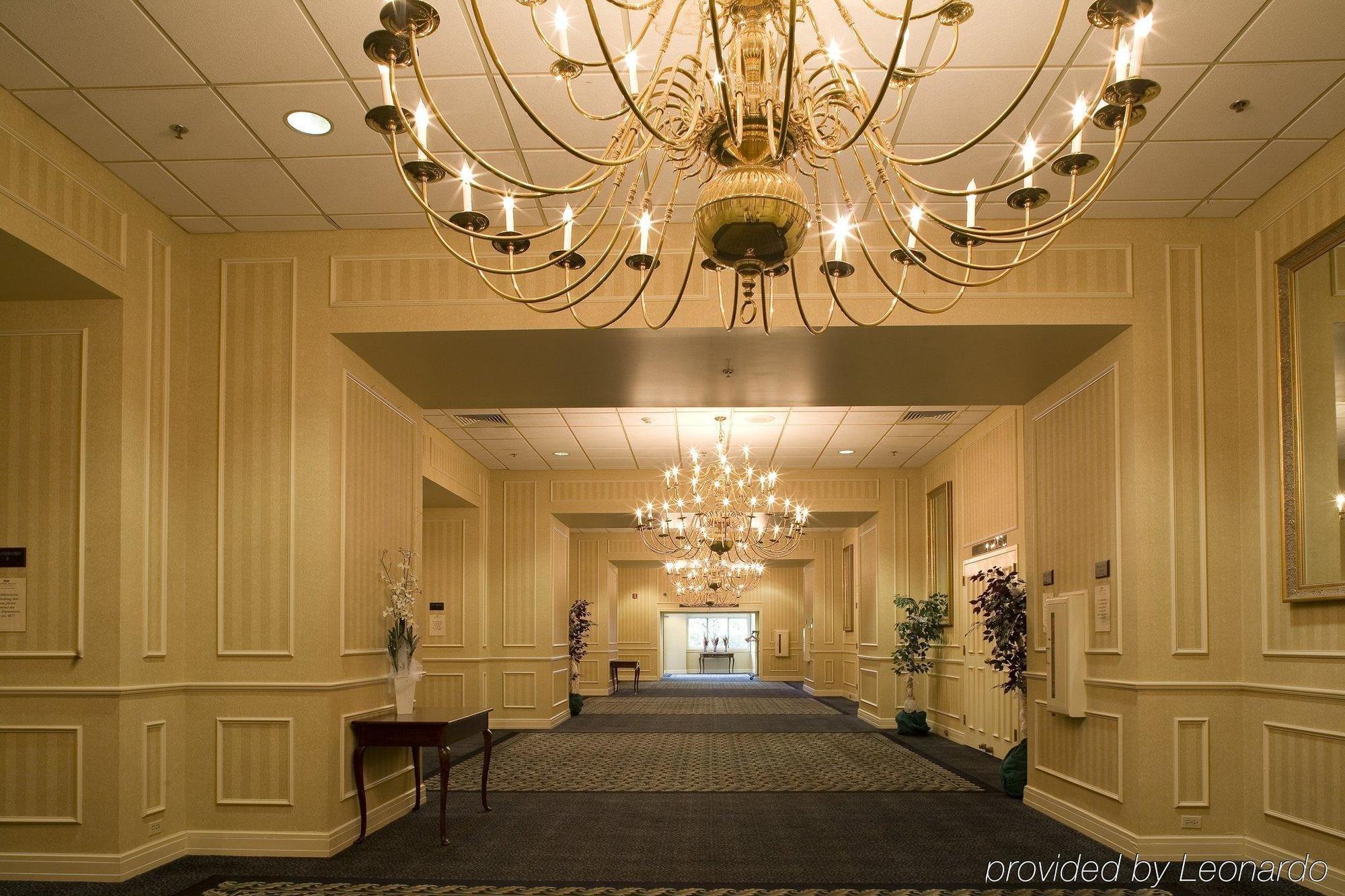Отель Wyndham Southbury Интерьер фото