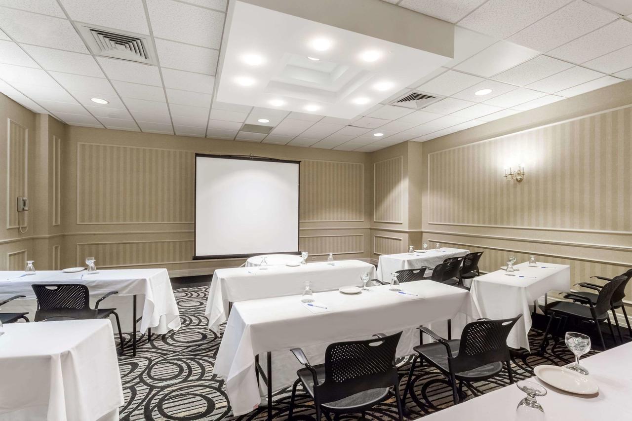 Отель Wyndham Southbury Экстерьер фото