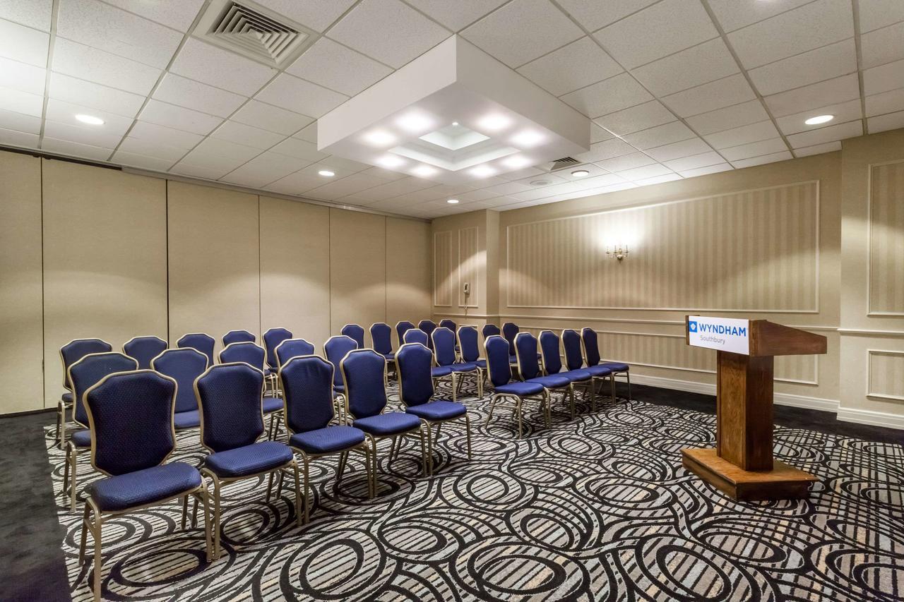 Отель Wyndham Southbury Экстерьер фото
