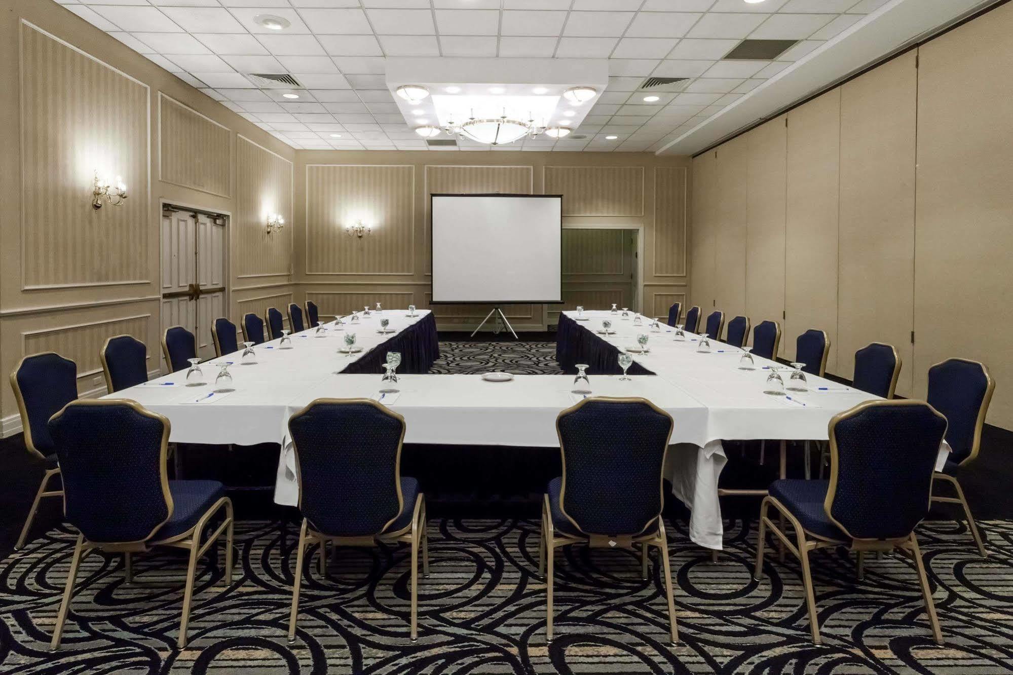 Отель Wyndham Southbury Экстерьер фото