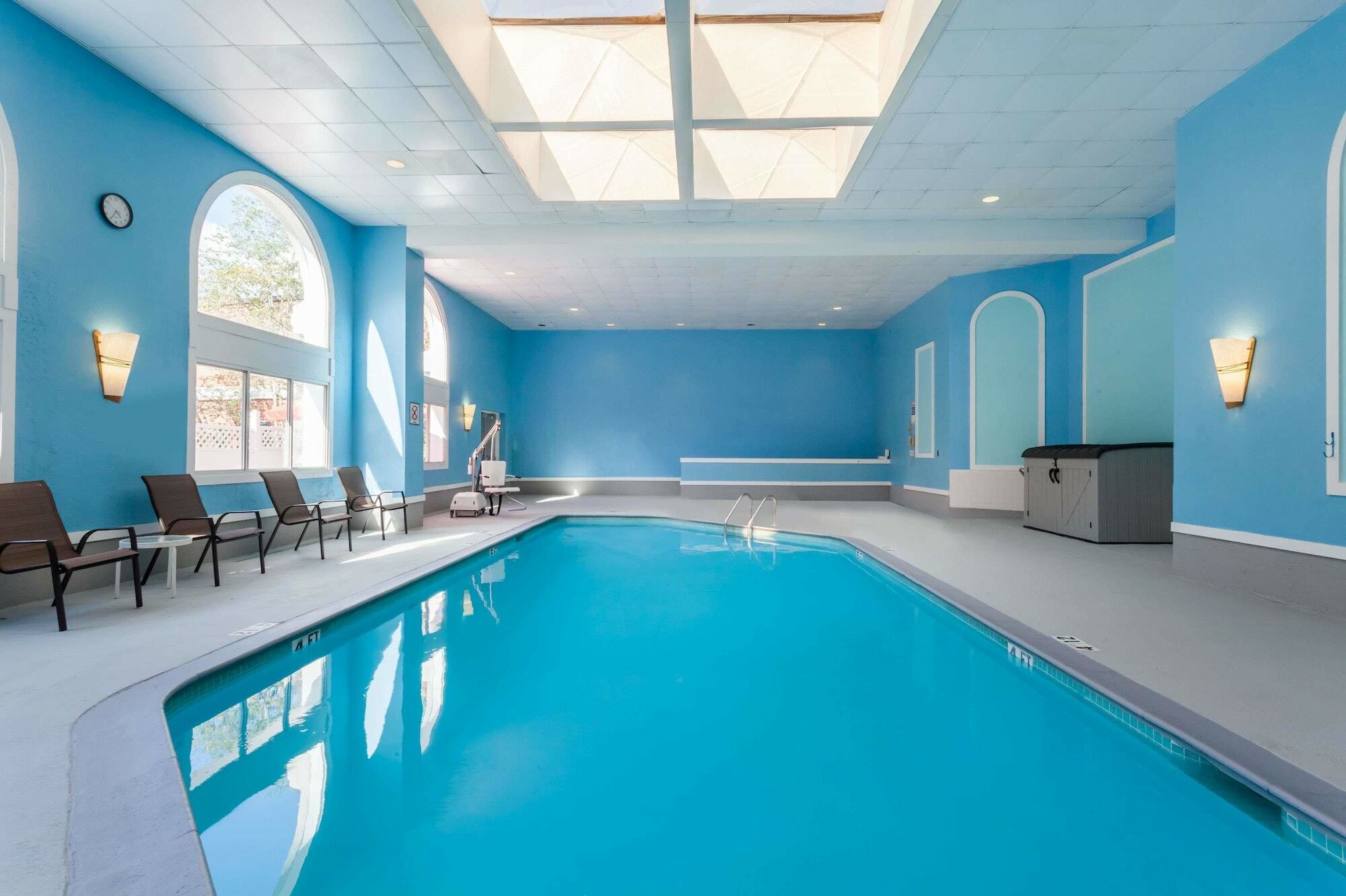 Отель Wyndham Southbury Экстерьер фото