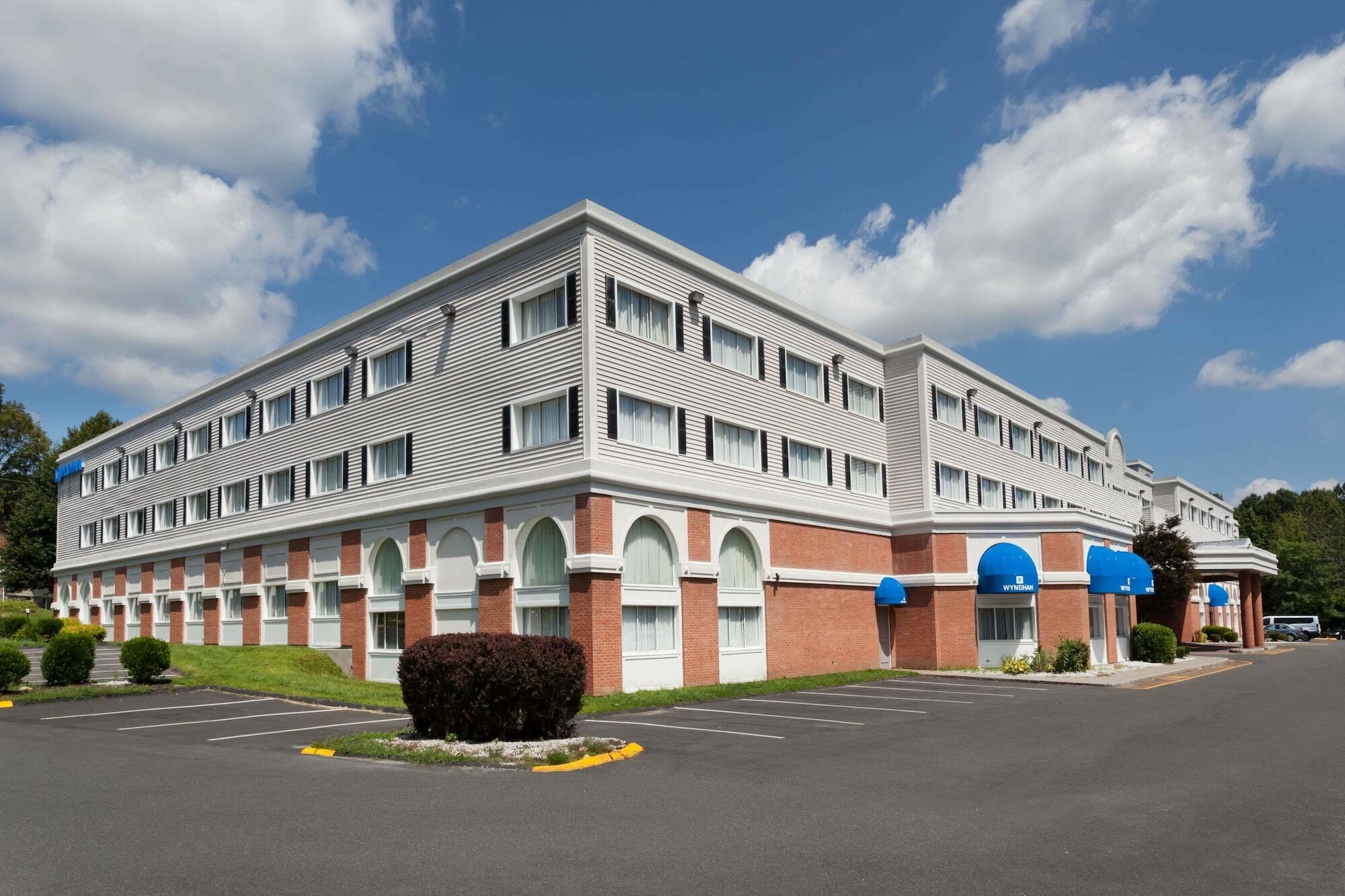 Отель Wyndham Southbury Экстерьер фото
